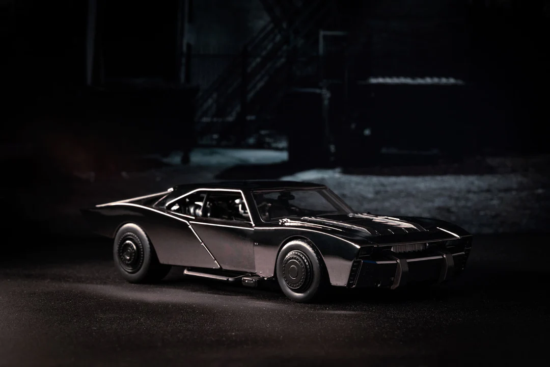 1/24 Jada Convention Exclusive The Batman (2022) Batman & Batmobile (Chrome  & Black) Diecast Car Model 